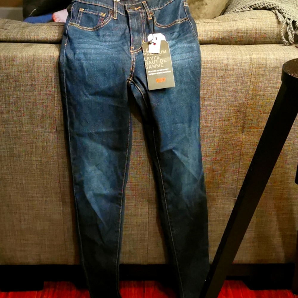 Levis sculpt 24 waist 30 length